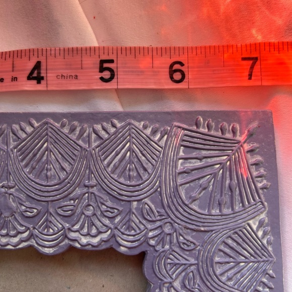 ๐3/$25 Intricately Designed Purple Photo Frame - Picture 7 of 10